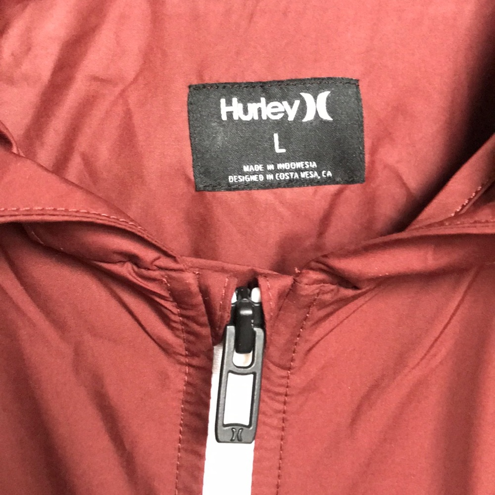 Hurley - Picture 3 of 16